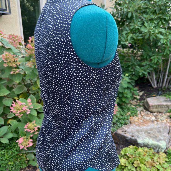 Sleeveless blouse, Banana Republic, Small - Picture 4 of 7